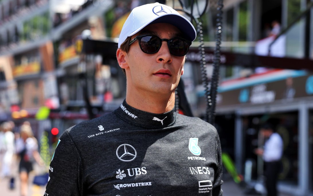 Russell Taunts Verstappen with Super Licence Jest